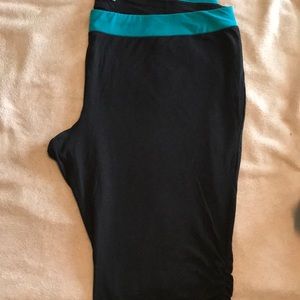 Black active wear capris.